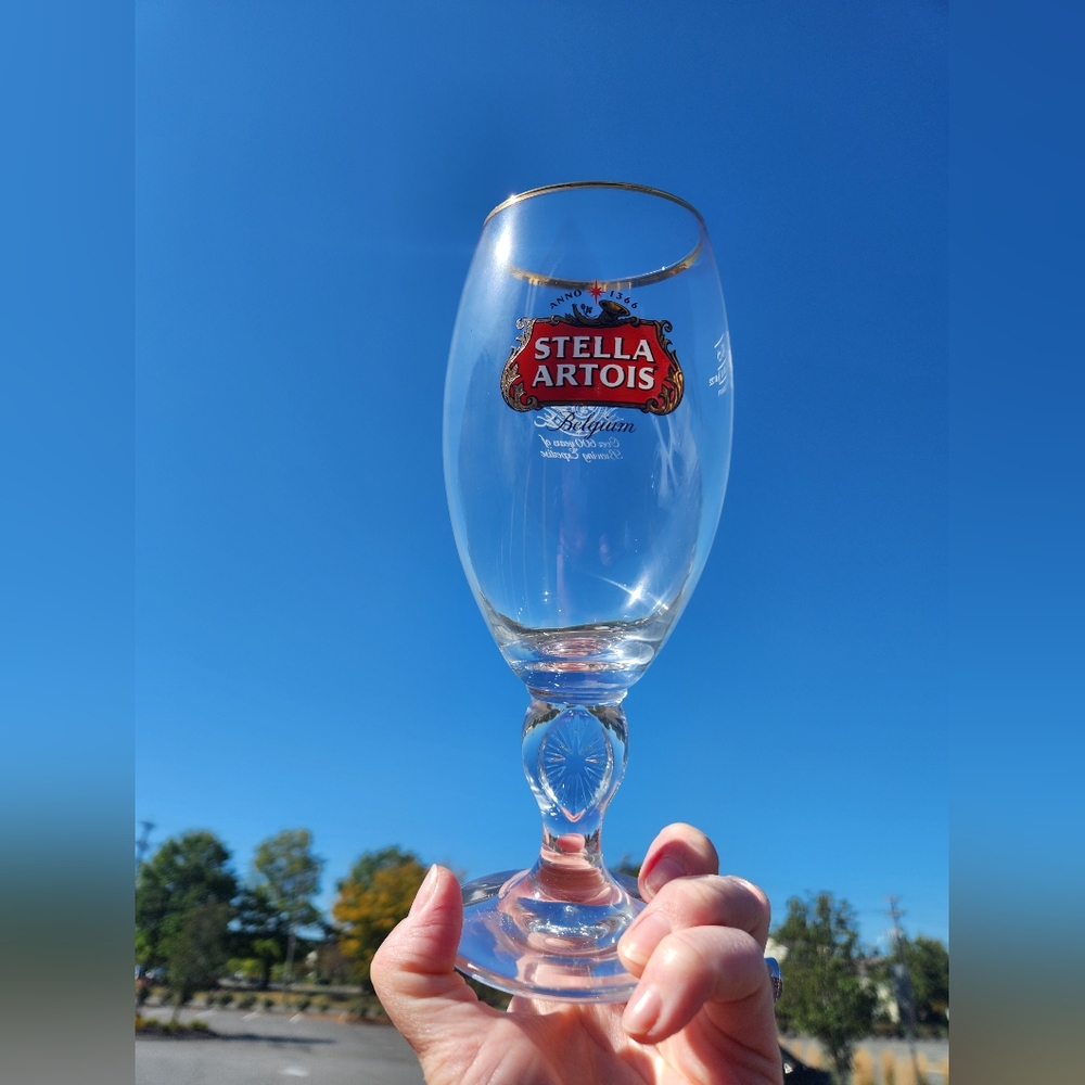 EUC Set of 2 Stella Artois beer glasses